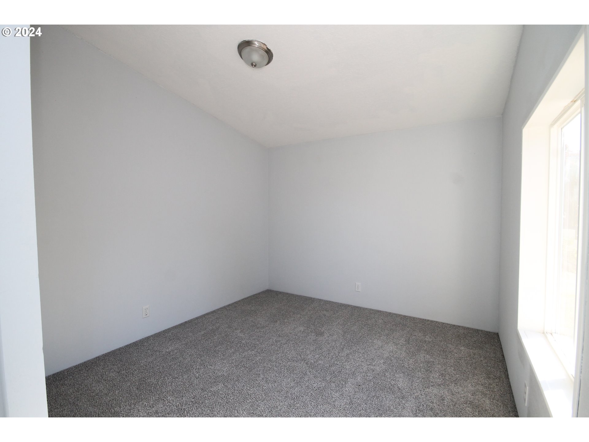 1500 South Sandoz Road, Unit 13 Newberg, OR 97132 - Photo 22 of 35 Bedroom