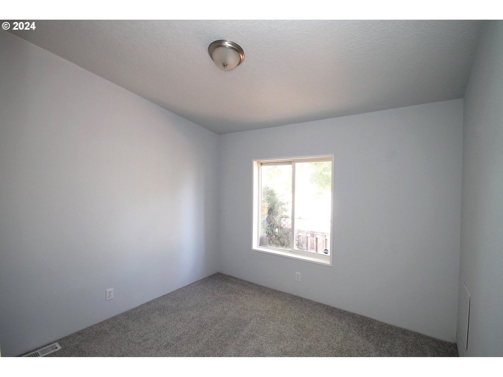 1500 South Sandoz Road, Unit 13 Newberg, OR 97132 - Photo 24 of 35 Bedroom