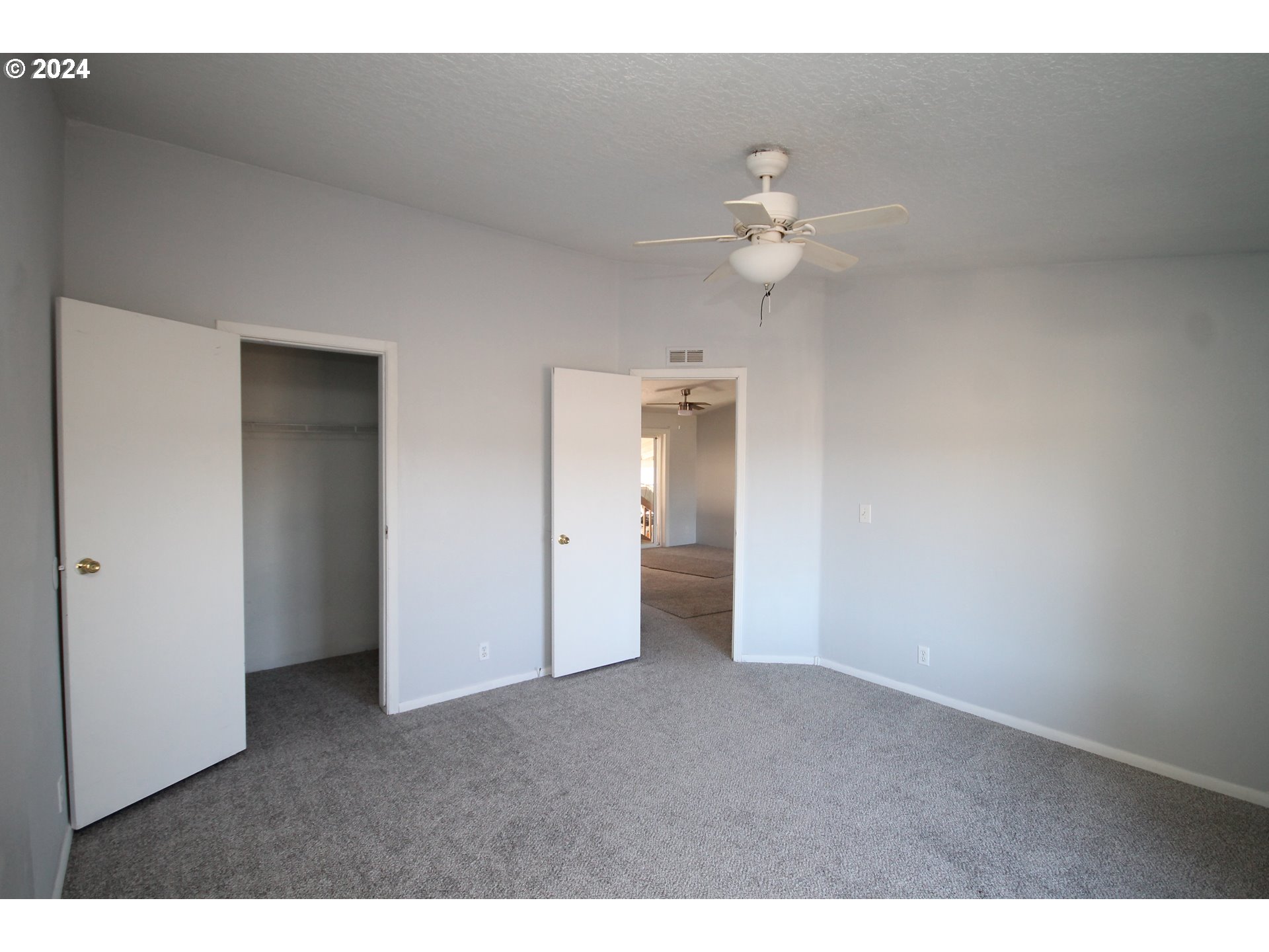 1500 South Sandoz Road, Unit 13 Newberg, OR 97132 - Photo 26 of 35 Bedroom, Primary
