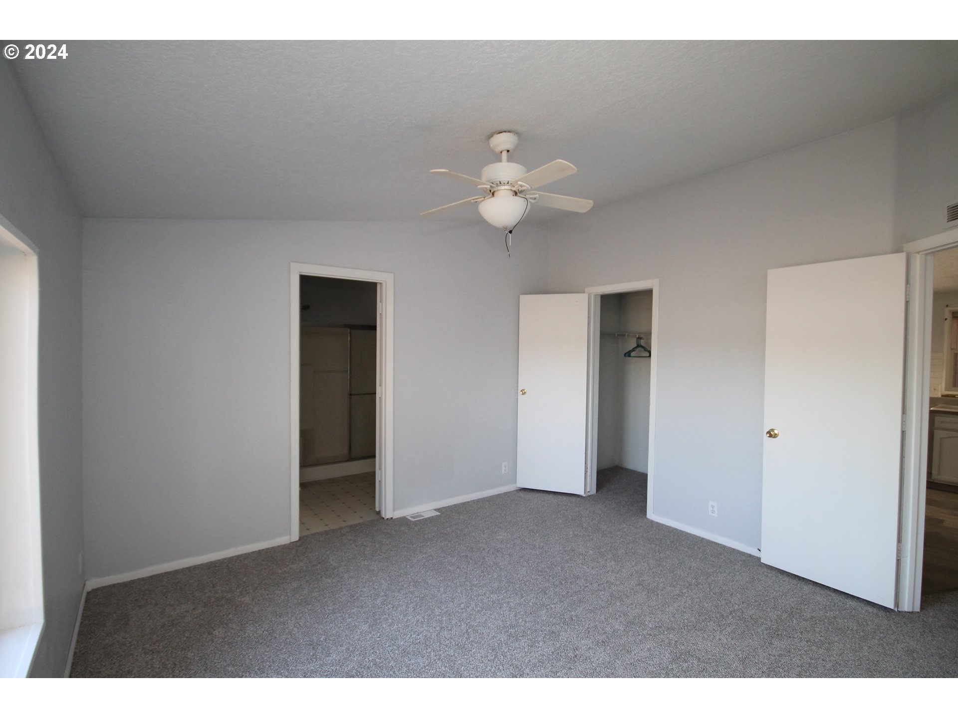 1500 South Sandoz Road, Unit 13 Newberg, OR 97132 - Photo 27 of 35 Bedroom, Primary
