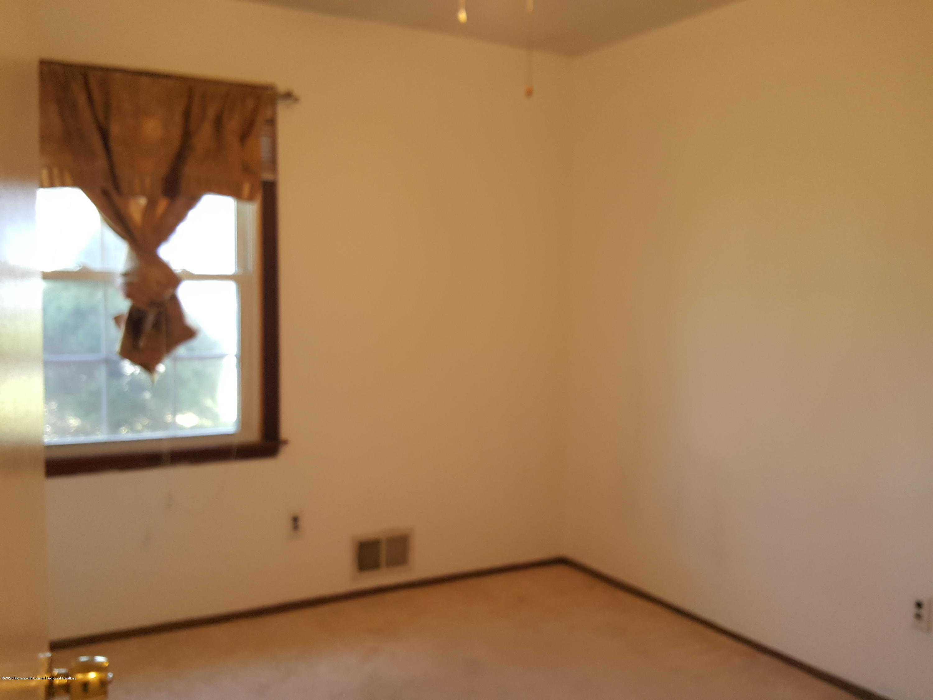 129 County Road Cliffwood, NJ 07721 - Photo 11 of 18 20200324_131416_001