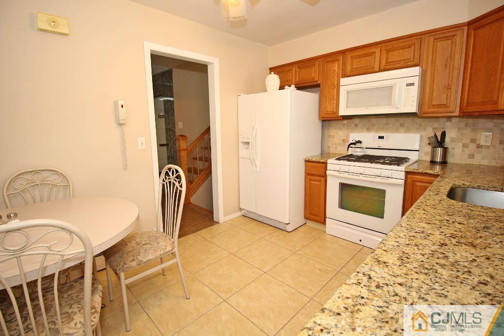 865 Inman Avenue Edison, NJ 08820 - Photo 12 of 25 Gallery Image 12