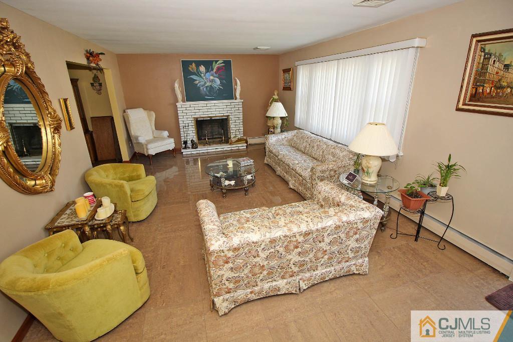 865 Inman Avenue Edison, NJ 08820 - Photo 15 of 25 Gallery Image 15