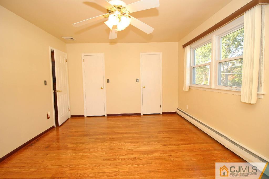 865 Inman Avenue Edison, NJ 08820 - Photo 16 of 25 Gallery Image 16