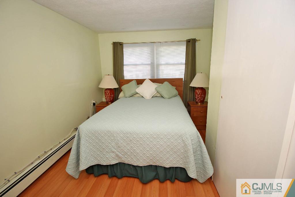 865 Inman Avenue Edison, NJ 08820 - Photo 21 of 25 Gallery Image 21
