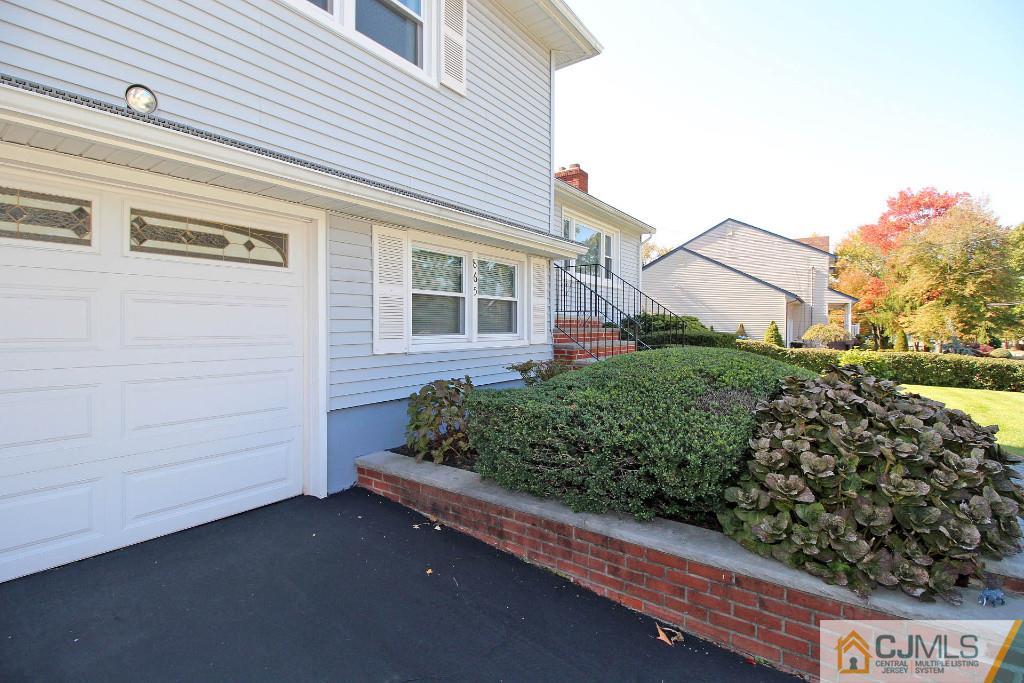 865 Inman Avenue Edison, NJ 08820 - Photo 4 of 25 Gallery Image 4