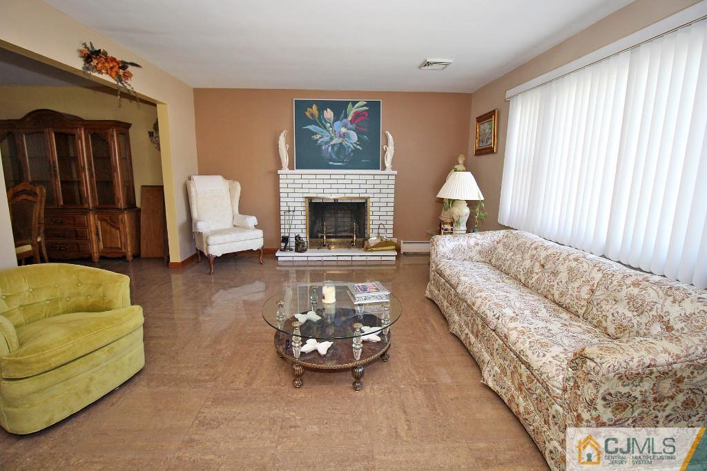 865 Inman Avenue Edison, NJ 08820 - Photo 9 of 25 Gallery Image 9