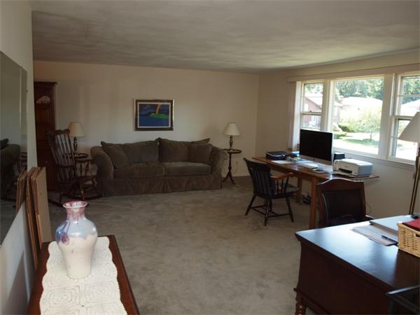 1 Gloversbrook Road Randolph, MA 02368 - Photo 5 of 22 Gallery Image 5