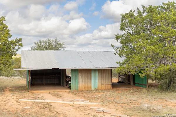 $375,000 | 1318 Kc 3151, Junction, TX 76849