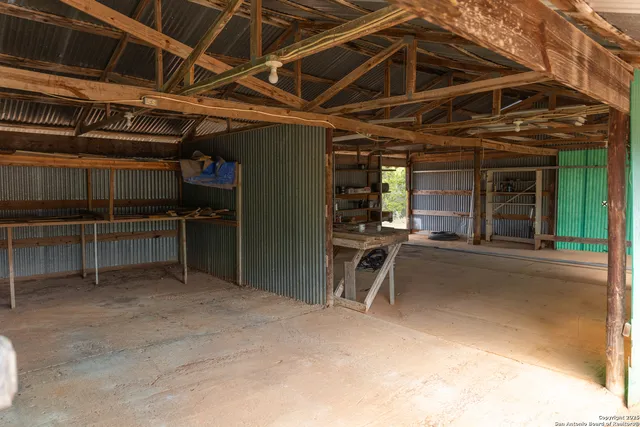 $375,000 | 1318 Kc 3151, Junction, TX 76849