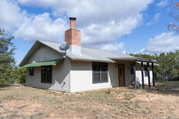 $375,000 | 1318 Kc 3151, Junction, TX 76849