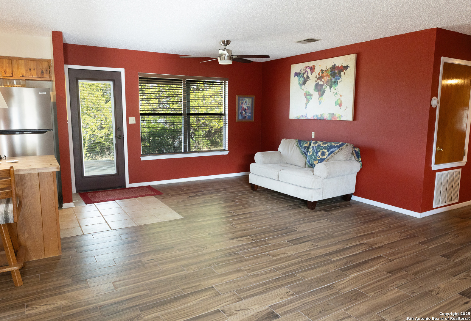 1318 Kc 3151 Junction, TX 76849 - Photo 5 of 25 a living room with furniture and window