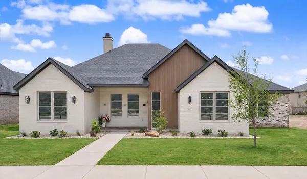 $524,000 | 307 North 9th Street, Wolfforth, TX 79382