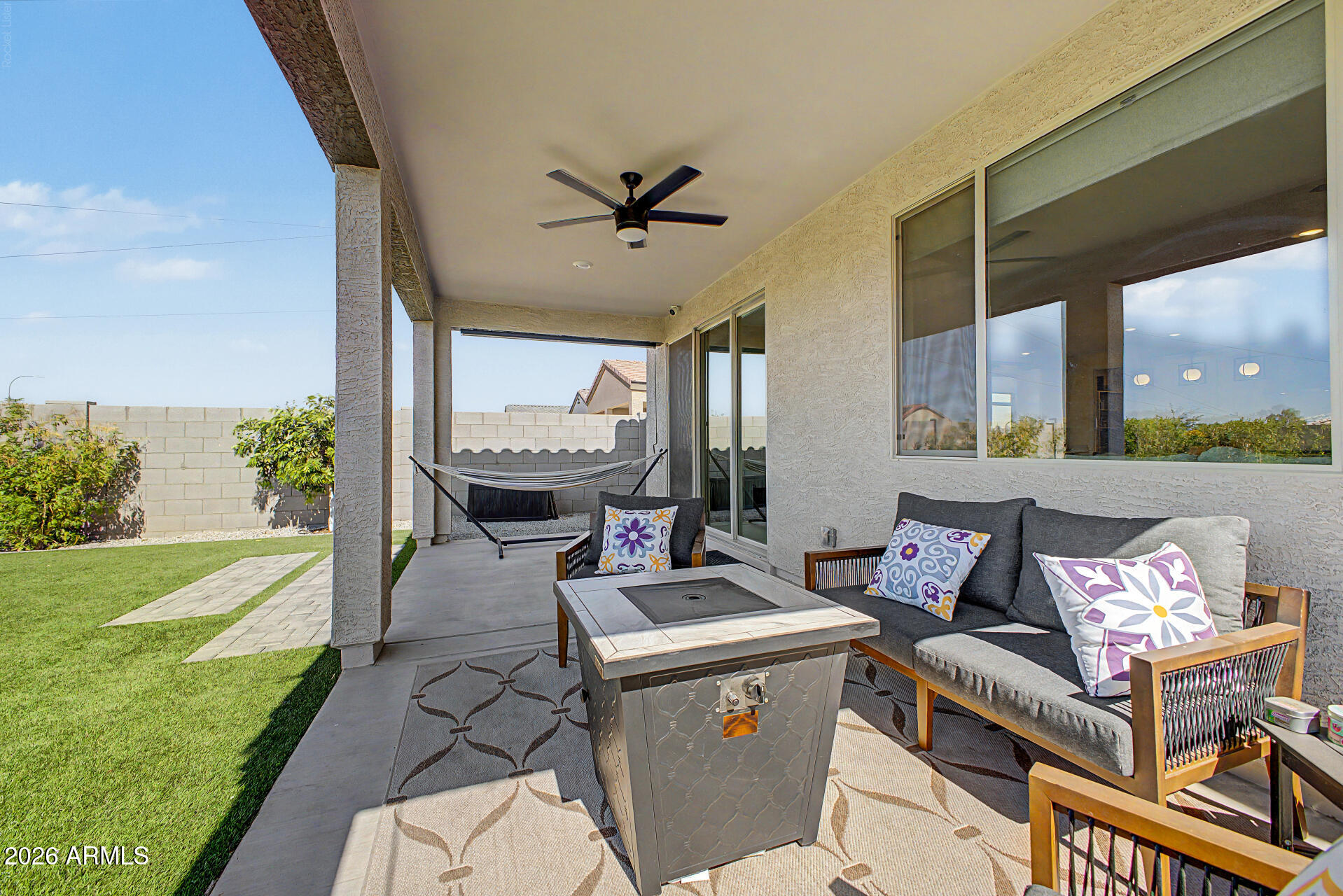 2540 West Grenadine Road Phoenix, AZ 85041 - Photo 45 of 69 Lounge Area