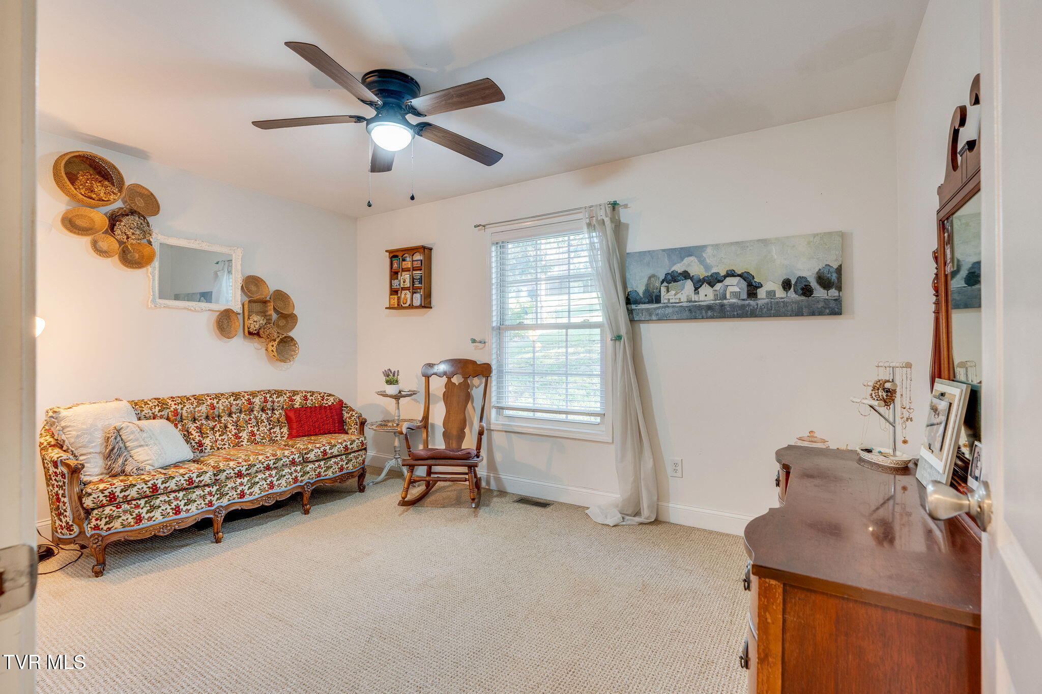 316 Montezuma Road Kingsport, TN 37664 - Photo 17 of 31 014