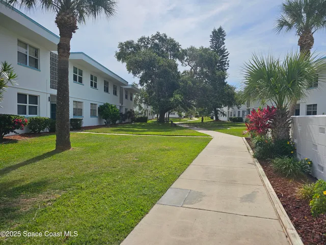 $1,300 | 8401 North Atlantic Avenue, Unit E4, Cape Canaveral, FL 32920