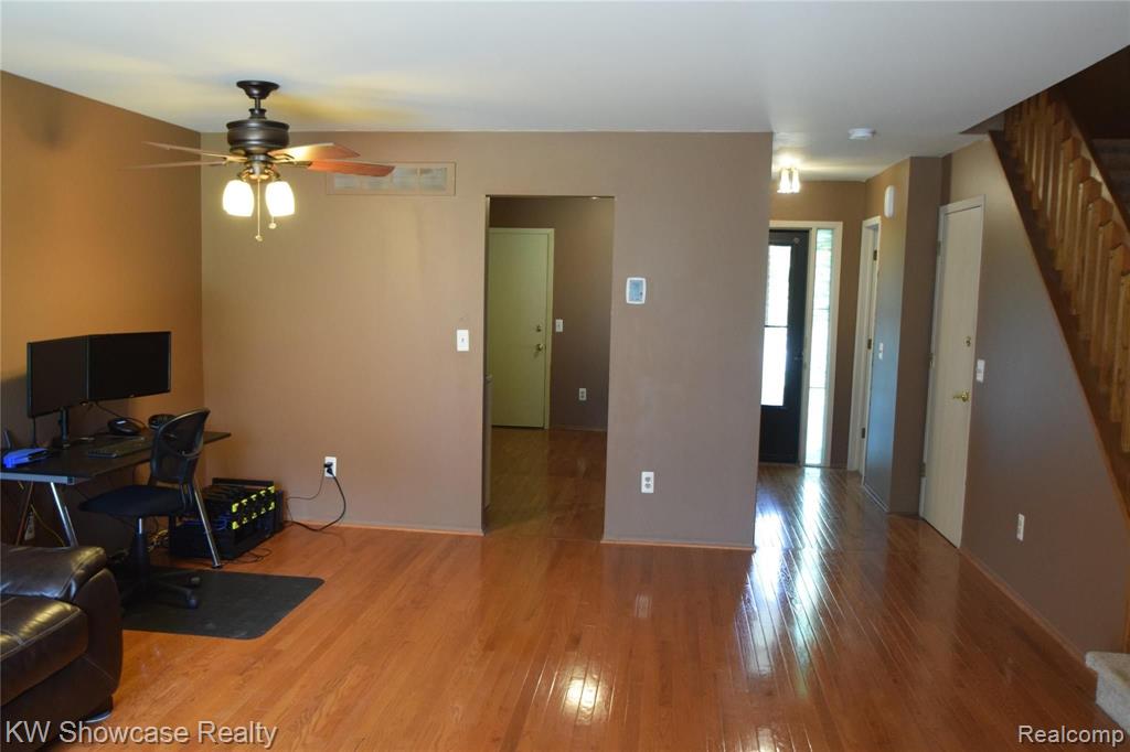 563 Tennyson Rochester Hills, MI 48307 - Photo 19 of 36