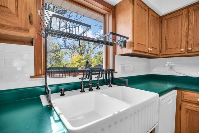 $299,900 | 10 Dunlap Woods, Sidney, IL 61877