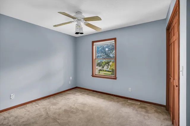 $299,900 | 10 Dunlap Woods, Sidney, IL 61877