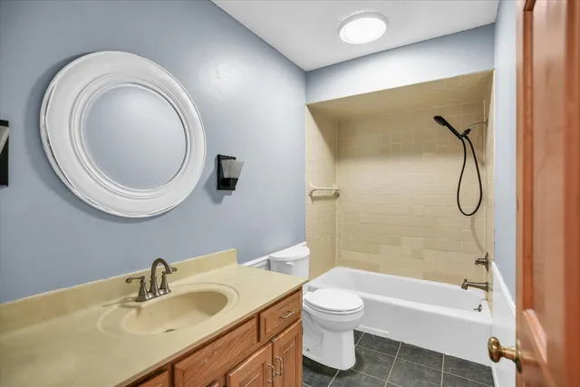 $299,900 | 10 Dunlap Woods, Sidney, IL 61877