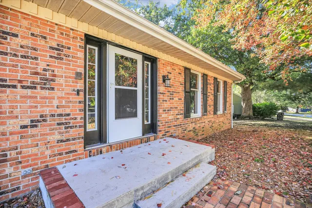 $299,900 | 10 Dunlap Woods, Sidney, IL 61877