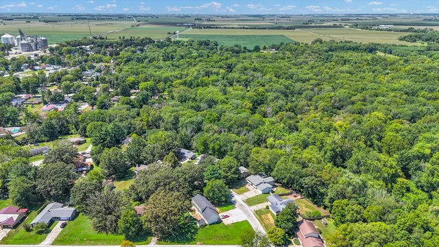 $299,900 | 10 Dunlap Woods, Sidney, IL 61877