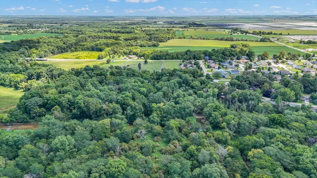 $299,900 | 10 Dunlap Woods, Sidney, IL 61877