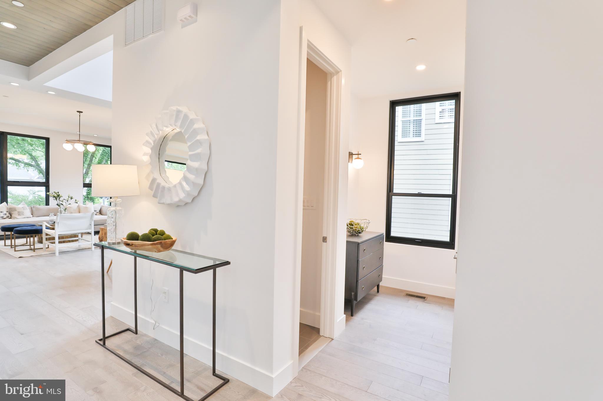 5915 Greentree Road Bethesda, MD 20817 - Photo 7 of 70