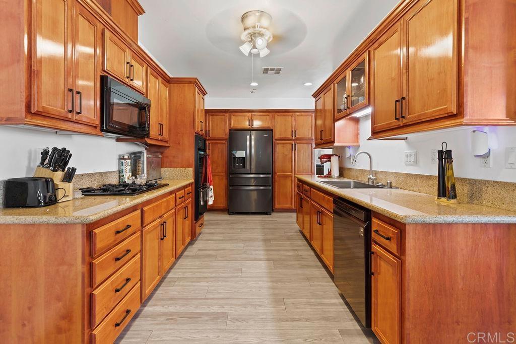 8948 Lakeview Road Lakeside, CA 92040 - Photo 6 of 49