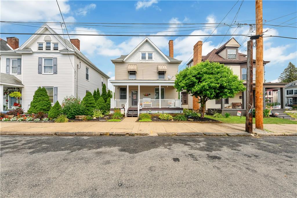 387 Vermont Avenue Rochester, PA 15074 - Photo 1 of 25 Gallery Image 1