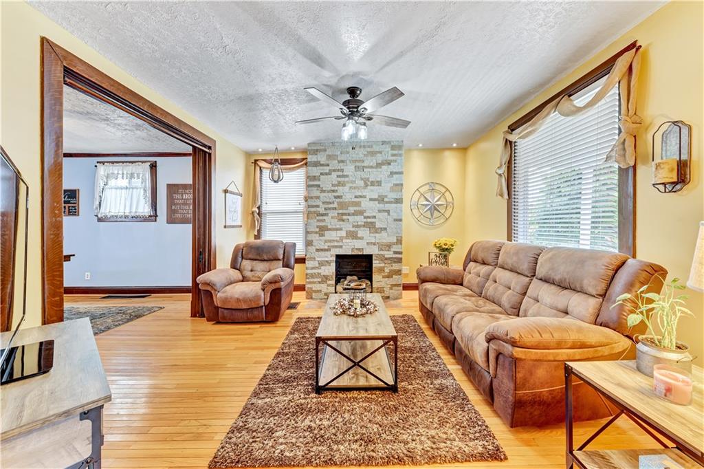 387 Vermont Avenue Rochester, PA 15074 - Photo 4 of 25 Gallery Image 4
