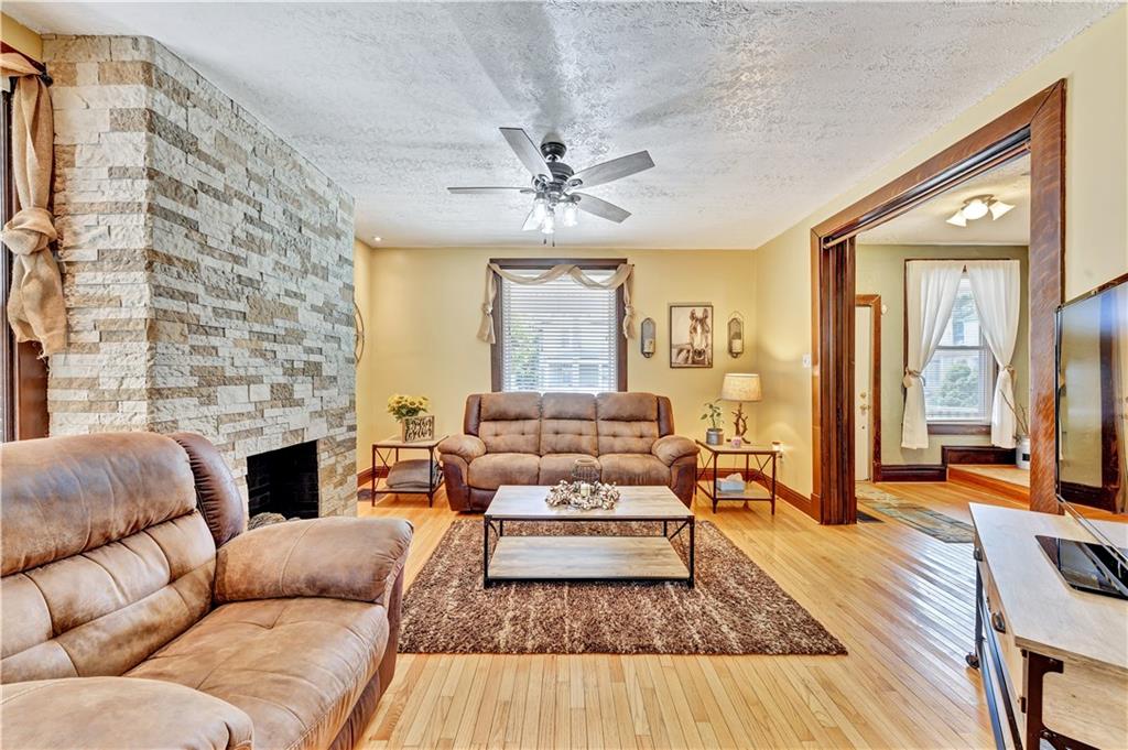 387 Vermont Avenue Rochester, PA 15074 - Photo 5 of 25 Gallery Image 5