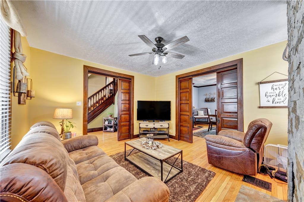 387 Vermont Avenue Rochester, PA 15074 - Photo 6 of 25 Gallery Image 6
