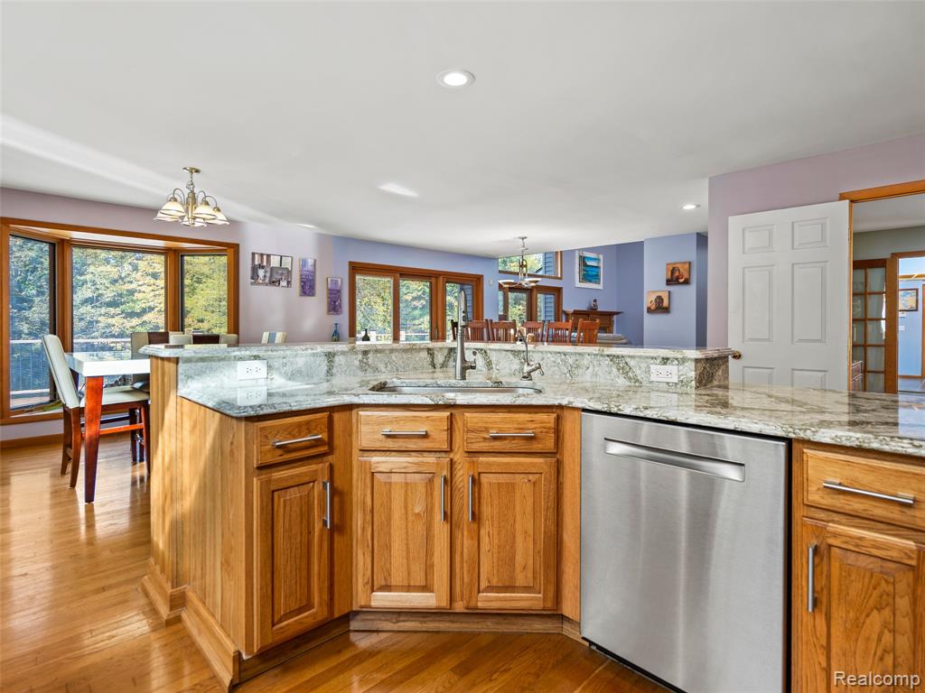 7286 Pine Knob Road Clarkston, MI 48348 - Photo 18 of 71