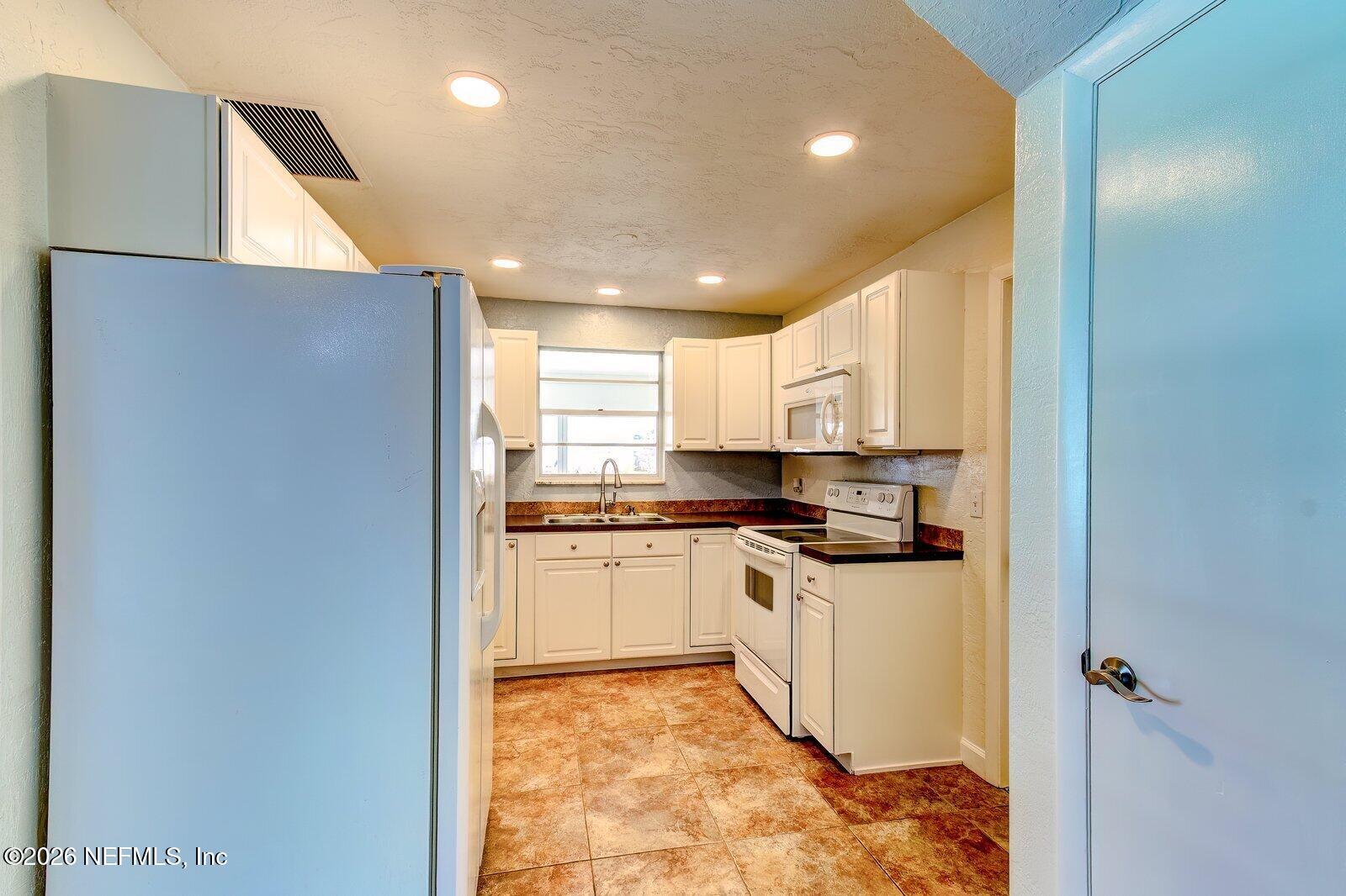 129 Holland Road Ormond Beach, FL 32176 - Photo 8 of 16 129 Holland Rd.-INT-8