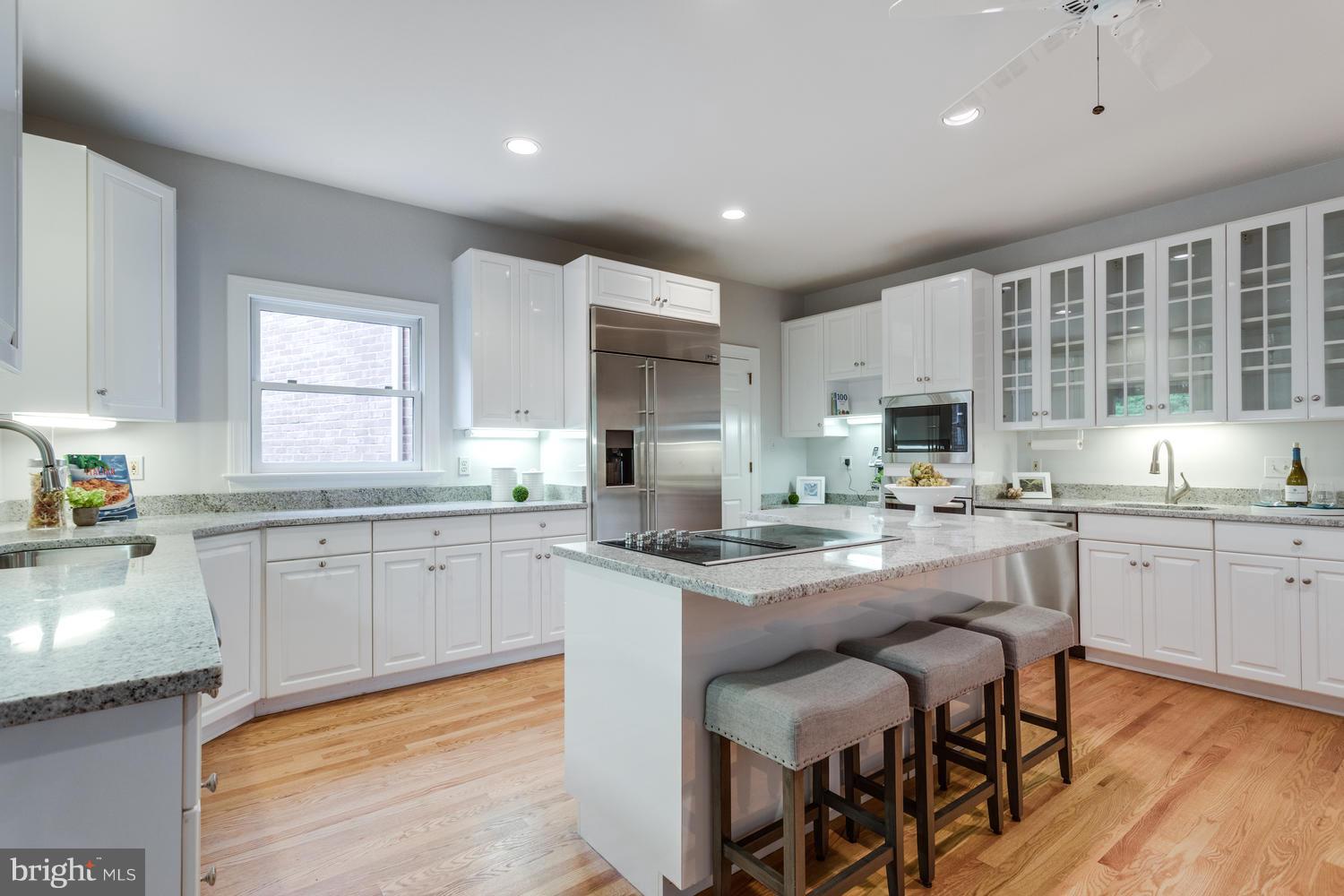 1021 Towlston Road McLean, VA 22102 - Photo 11 of 29 Kitchen