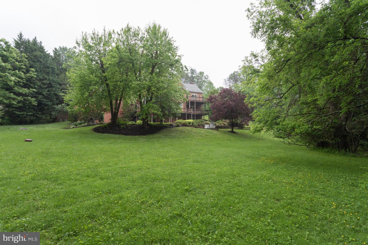 1021 Towlston Road McLean, VA 22102 - Photo 23 of 29 Exterior (Rear)