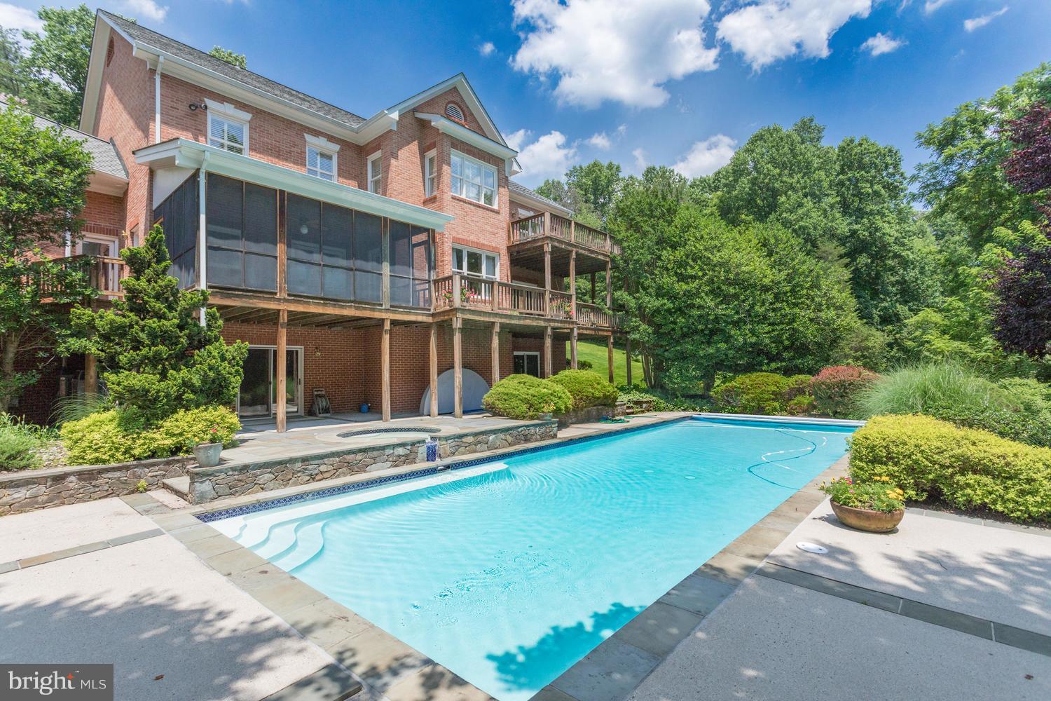 1021 Towlston Road McLean, VA 22102 - Photo 26 of 29 Exterior (Rear)