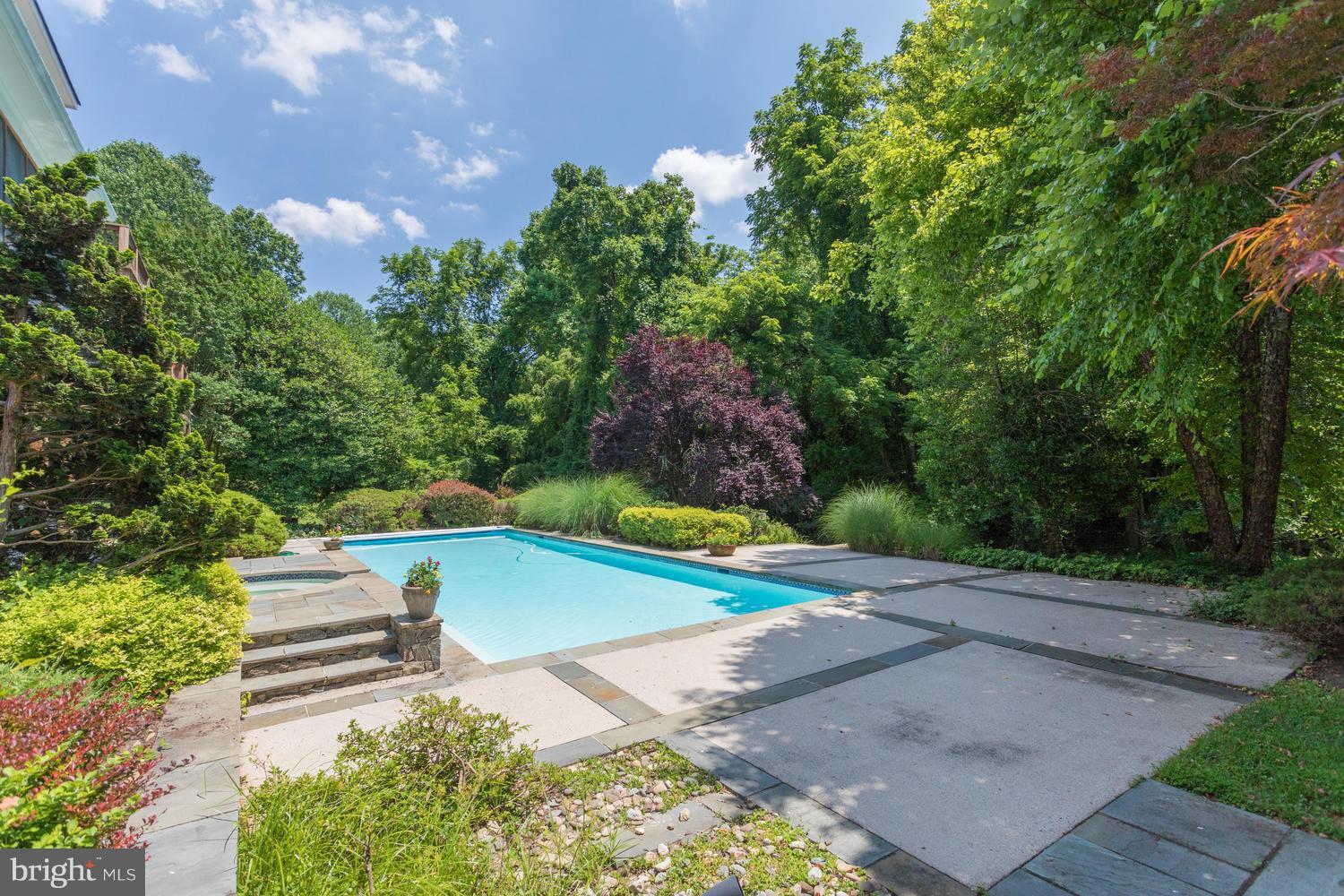 1021 Towlston Road McLean, VA 22102 - Photo 27 of 29 Exterior (Rear)