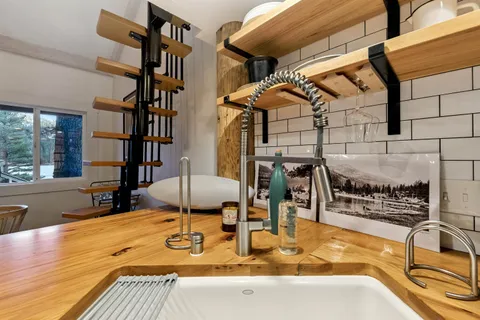 $699,900 | 15462 Donner Pass Road, Unit 30, Truckee, CA 96161