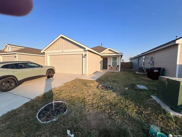 $1,475 | 13710 Flume Ridge, San Antonio, TX 78223