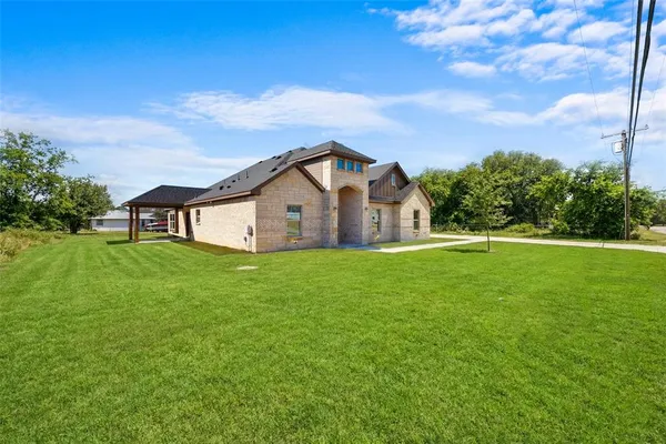 $399,000 | 639 Legendary Lane, Gun Barrel City, TX 75156