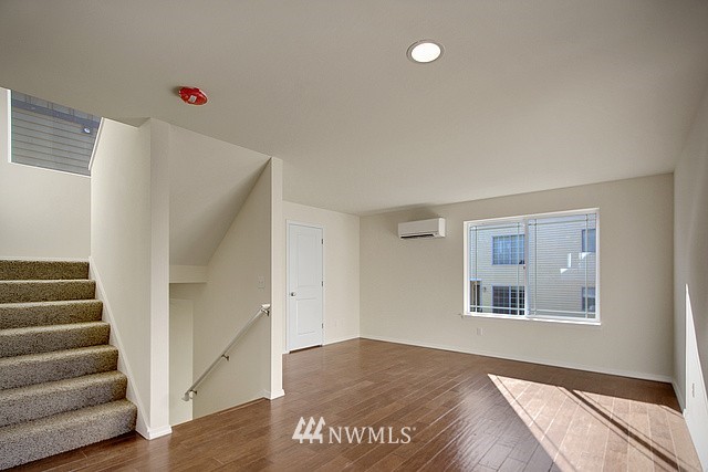 1153 North 92nd Street Seattle, WA 98103 - Photo 5 of 8