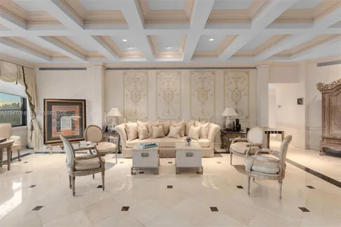 $9,900,000 | 5225 Collins Avenue, Unit PH8, Miami Beach, FL 33140