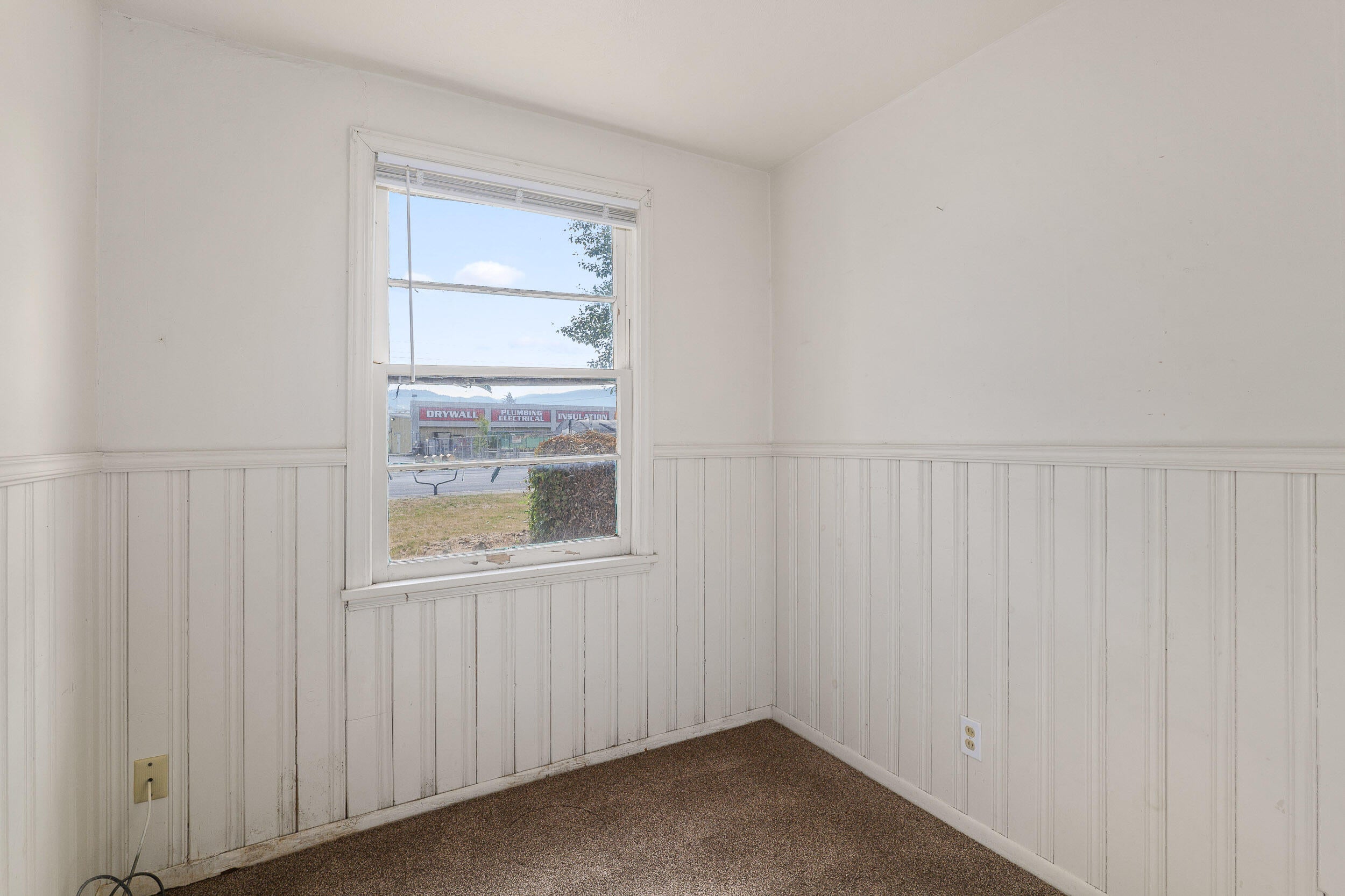 1694 Dowell Road Grants Pass, OR 97527 - Photo 18 of 28 Dowell Final (18)