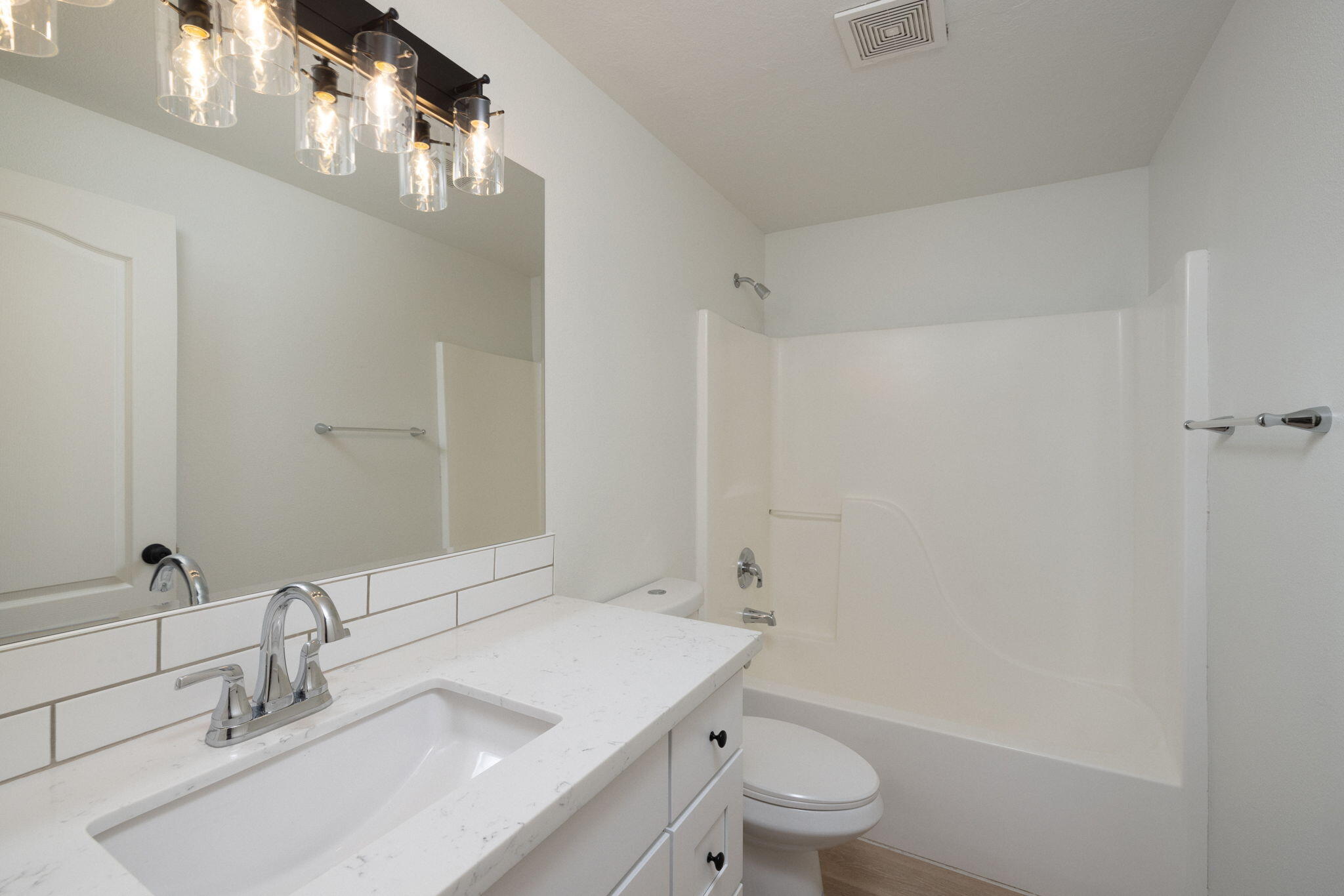 785 Northeast Tierra Road Bend, OR 97701 - Photo 14 of 21 785 NE Tiera Dr (15 of 22)