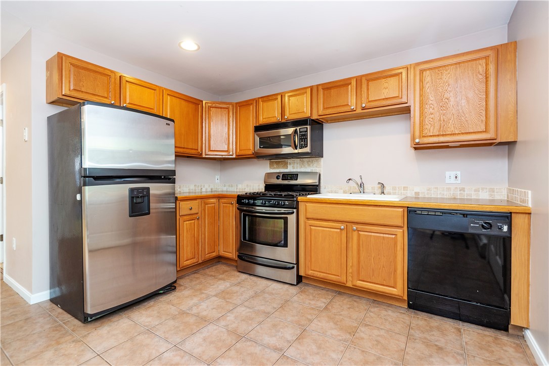 41 Edie's Lane Exeter, RI 02822 - Photo 45 of 50 Barn suite kitchenette