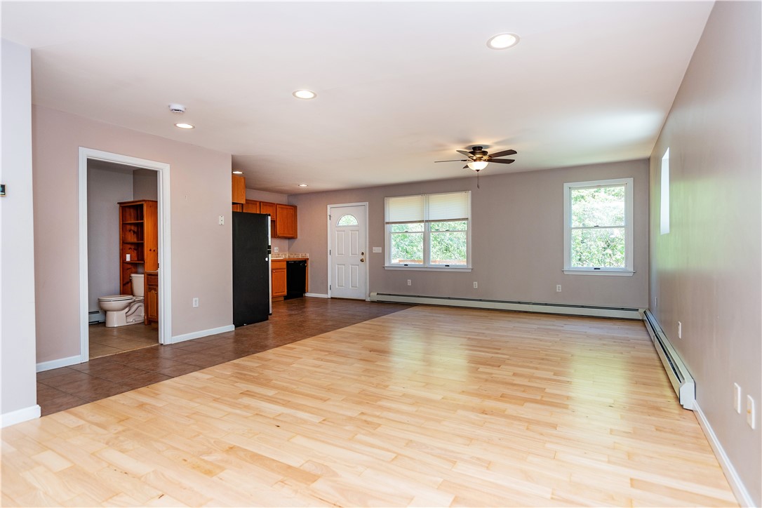41 Edie's Lane Exeter, RI 02822 - Photo 48 of 50 Barn suite living area