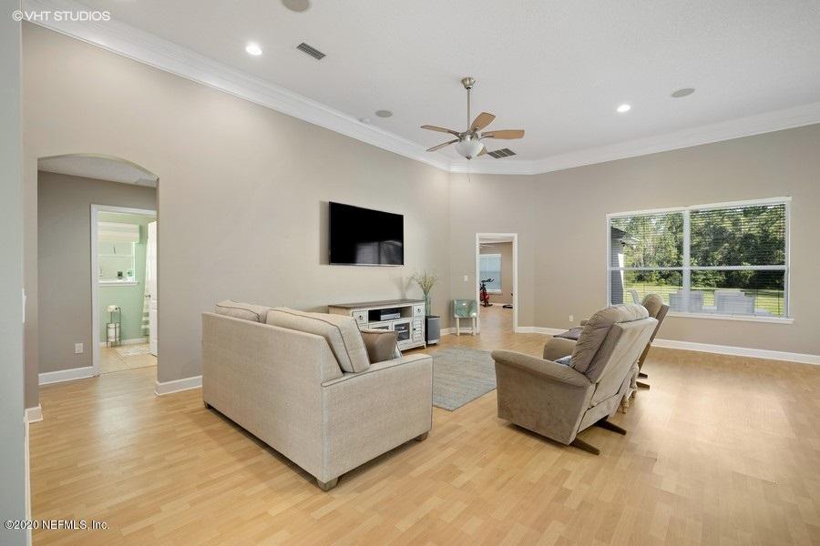 9253 Old Plank Road Jacksonville, FL 32220 - Photo 6 of 30 Family Room