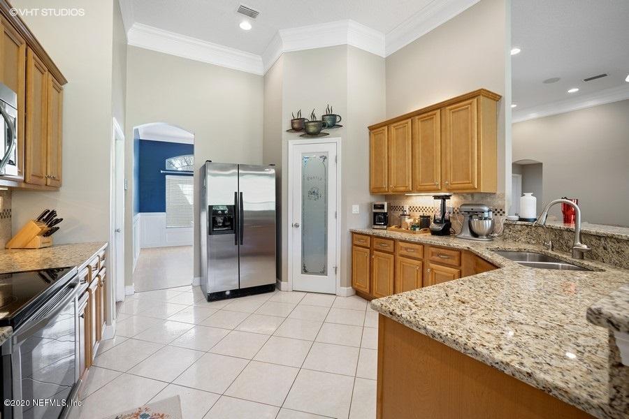 9253 Old Plank Road Jacksonville, FL 32220 - Photo 8 of 30 Kitchen